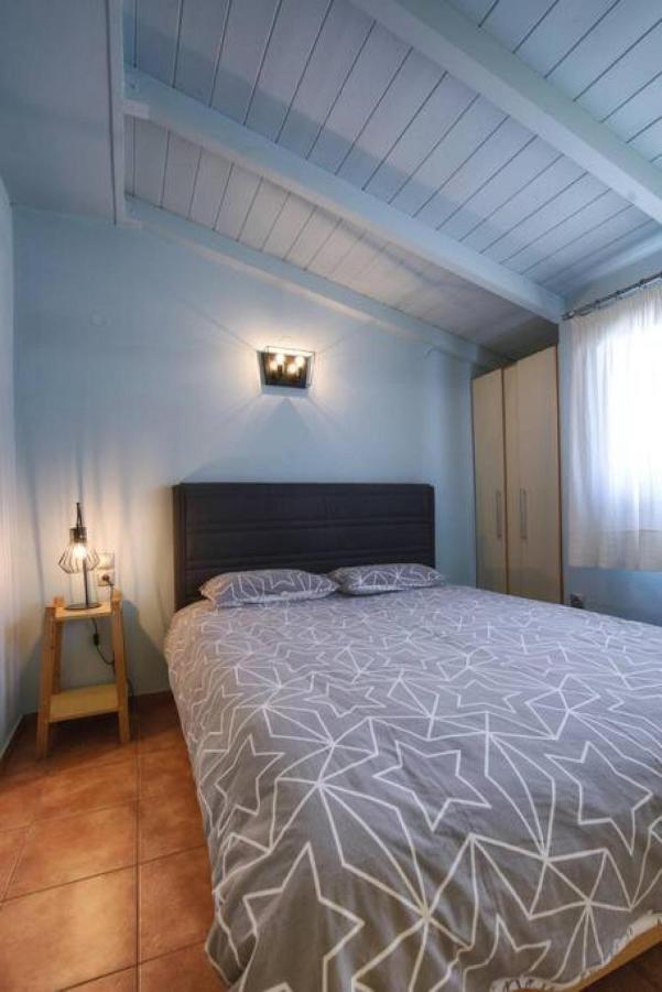 View Attic In Apartment